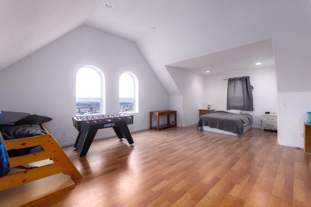 8131 Markgraf Lane, Klamath Falls, OR 97603