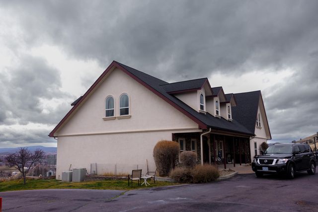 8131 Markgraf Lane, Klamath Falls, OR 97603