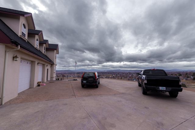 8131 Markgraf Lane, Klamath Falls, OR 97603