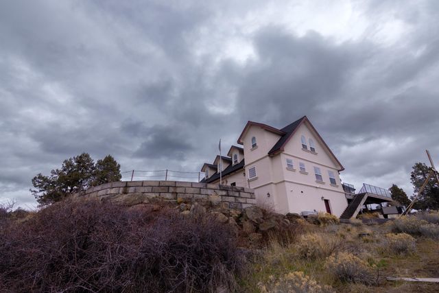 8131 Markgraf Lane, Klamath Falls, OR 97603