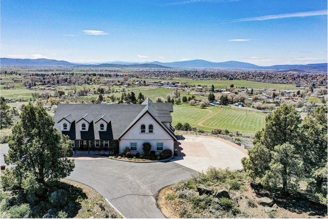 8131 Markgraf Lane, Klamath Falls, OR 97603