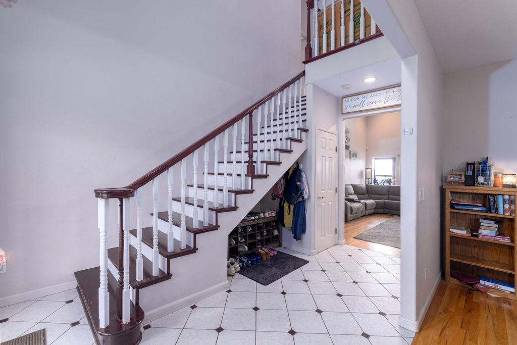 8131 Markgraf Lane, Klamath Falls, OR 97603