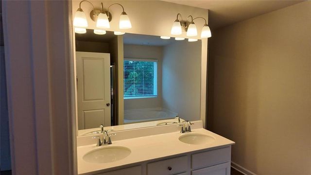 133 Jaxton Street, Hoschton, GA 30548