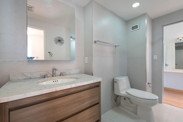 800 W Ave 631 631, Miami Beach, FL 33139