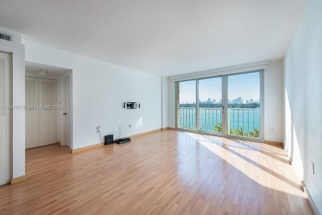 800 W Ave 631 631, Miami Beach, FL 33139