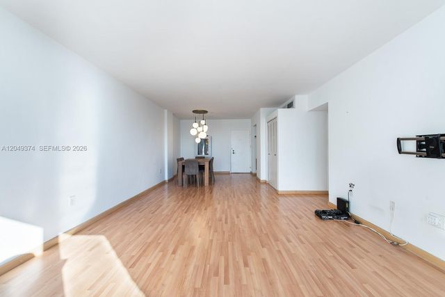 800 W Ave 631 631, Miami Beach, FL 33139