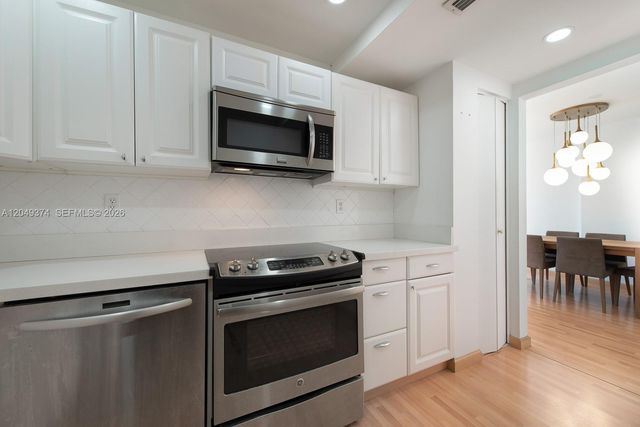 800 W Ave 631 631, Miami Beach, FL 33139