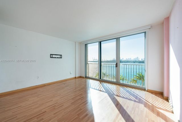 800 W Ave 631 631, Miami Beach, FL 33139