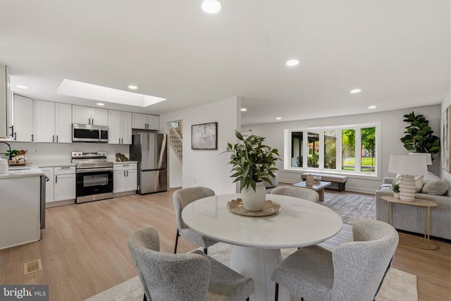 5202 CAROLINE CIR, Waldorf, MD 20601