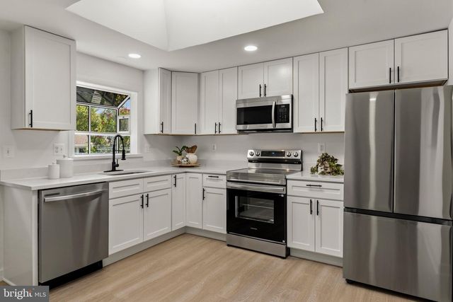 5202 CAROLINE CIR, Waldorf, MD 20601