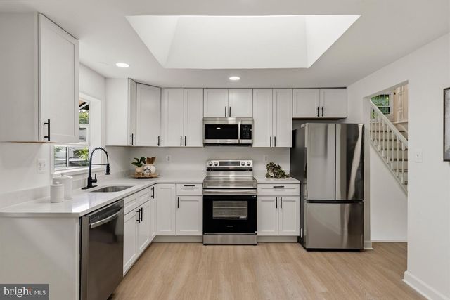 5202 CAROLINE CIR, Waldorf, MD 20601