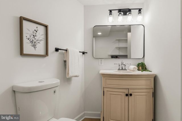 5202 CAROLINE CIR, Waldorf, MD 20601