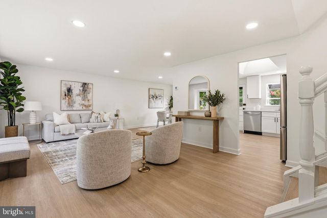 5202 CAROLINE CIR, Waldorf, MD 20601
