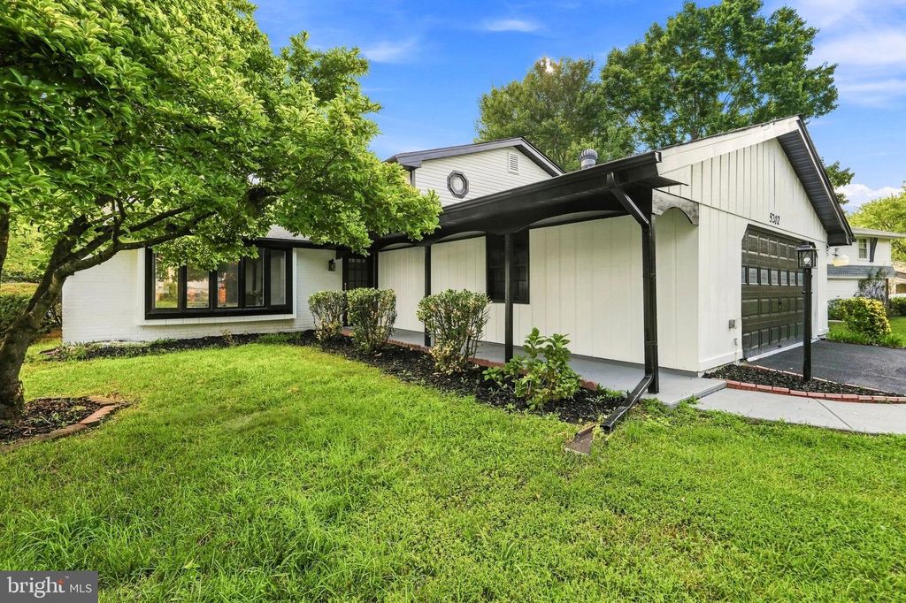 5202 CAROLINE CIR, Waldorf, MD 20601