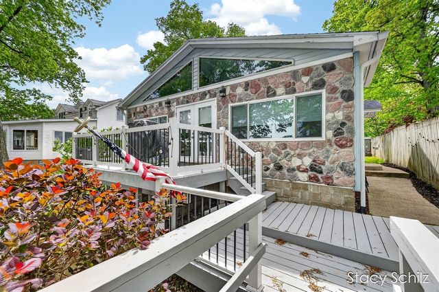 11773 Scott Park Road, Delton, MI 49046