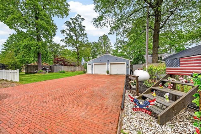 11773 Scott Park Road, Delton, MI 49046