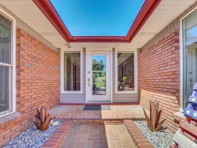 2505 E ROBIDOUX RD, Sandy, UT 84093