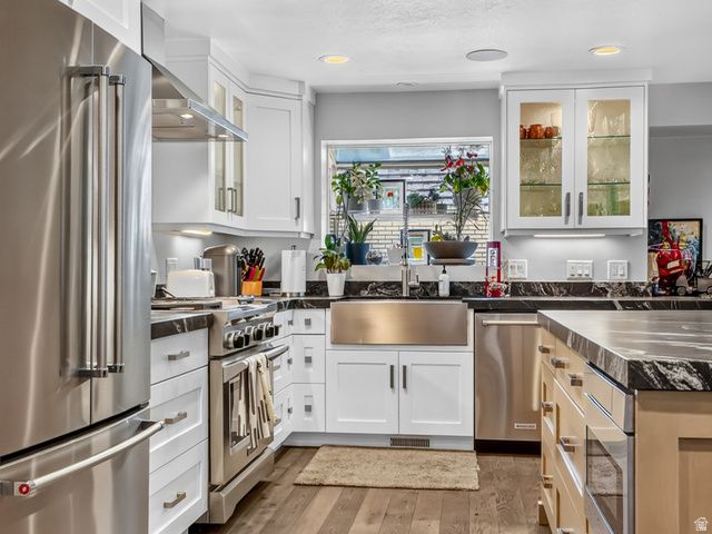 2505 E ROBIDOUX RD, Sandy, UT 84093