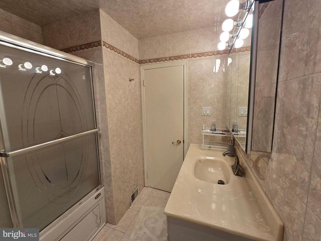 743 BRIDGEVIEW RD, Feasterville Trevose, PA 19053