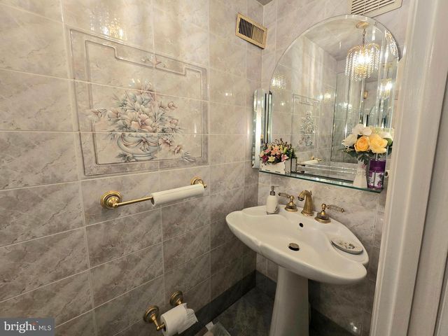 743 BRIDGEVIEW RD, Feasterville Trevose, PA 19053