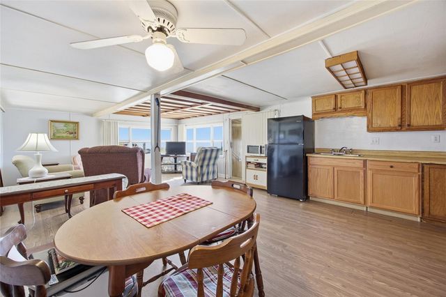 1314 WESTLAND DRIVE, Tavares, FL 32778