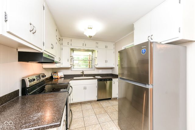 1526 Orchard Park Drive N, Carmel, IN 46280