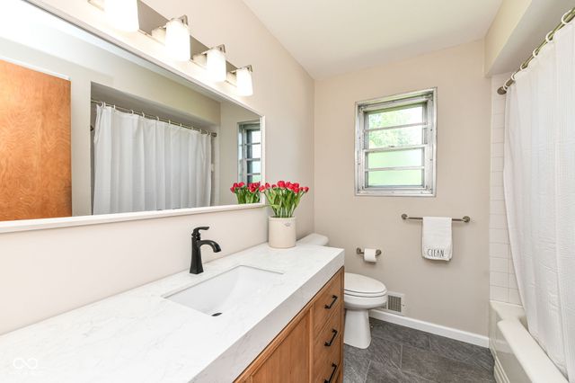 1526 Orchard Park Drive N, Carmel, IN 46280