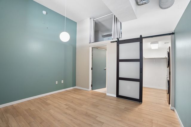 111 10th Street 406, Des Moines, IA 50309