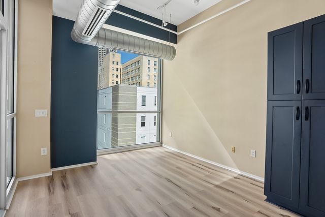 111 10th Street 406, Des Moines, IA 50309