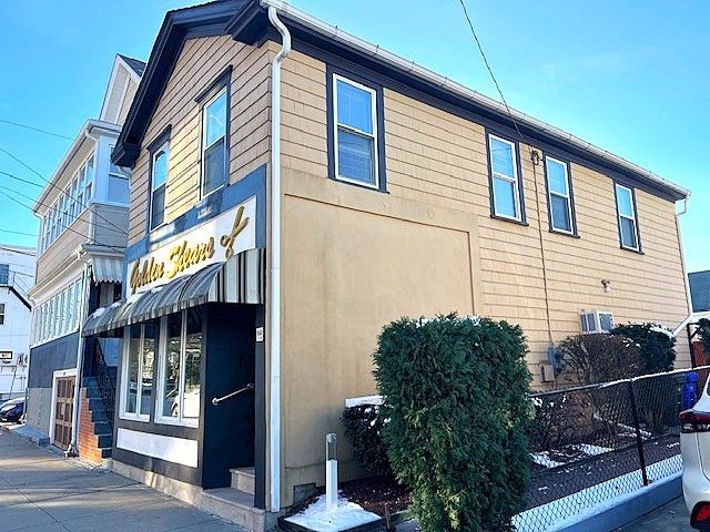 513 Wood Street 2, Bristol, RI 02809