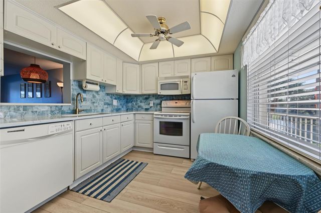 936 VIRGINIA STREET 306, Dunedin, FL 34698
