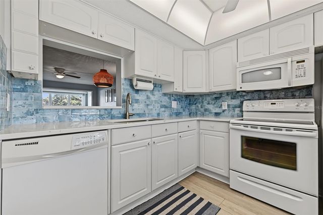 936 VIRGINIA STREET 306, Dunedin, FL 34698