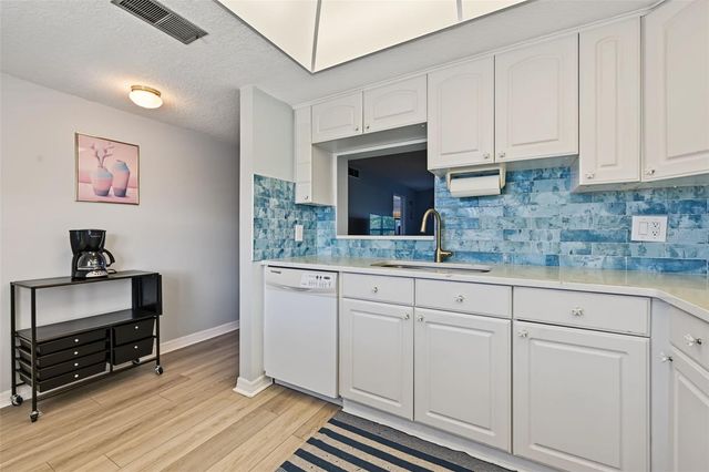 936 VIRGINIA STREET 306, Dunedin, FL 34698