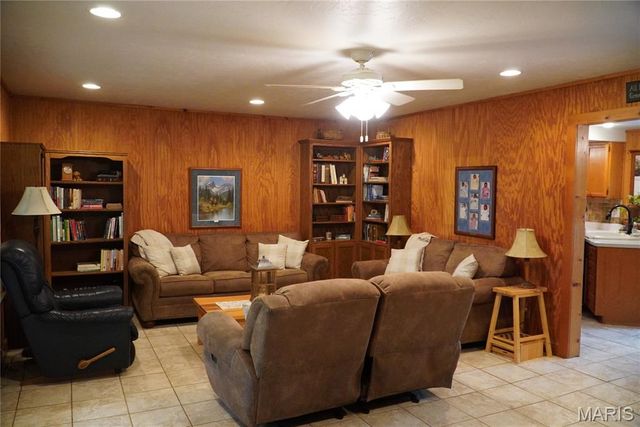 31514 Old Highway 5, Lebanon, MO 65536