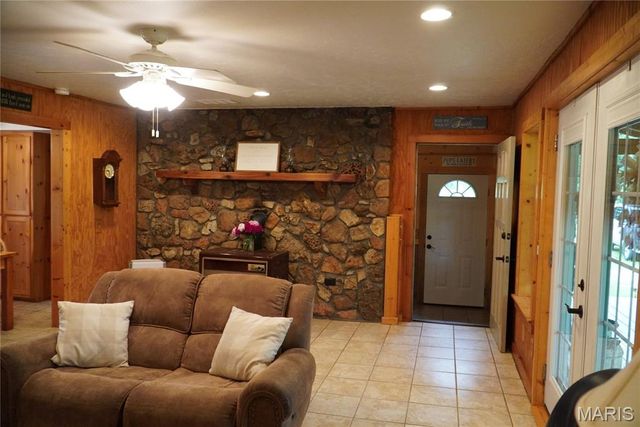 31514 Old Highway 5, Lebanon, MO 65536