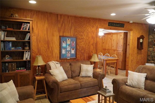 31514 Old Highway 5, Lebanon, MO 65536