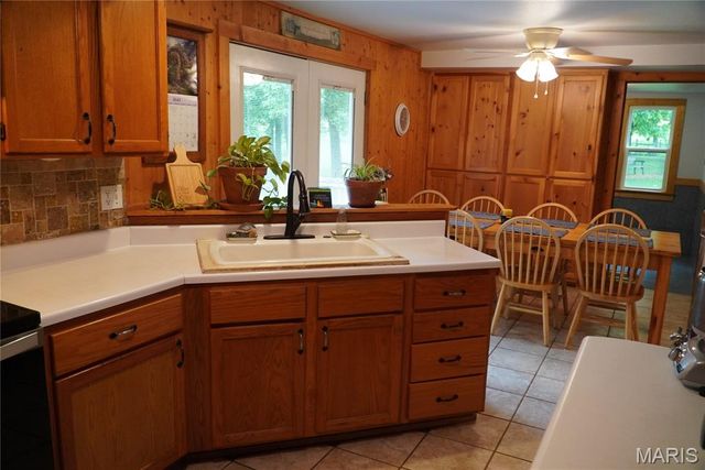 31514 Old Highway 5, Lebanon, MO 65536