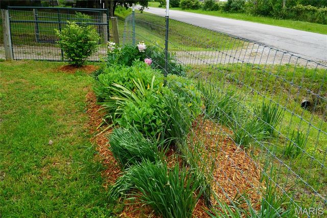 31514 Old Highway 5, Lebanon, MO 65536