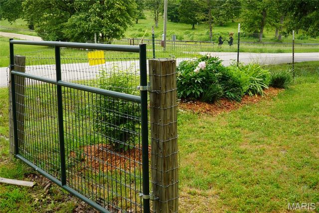 31514 Old Highway 5, Lebanon, MO 65536