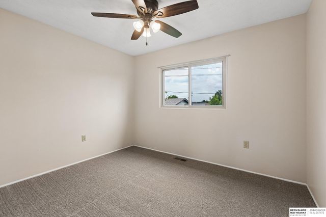 7802 Emiline Street, La Vista, NE 68128