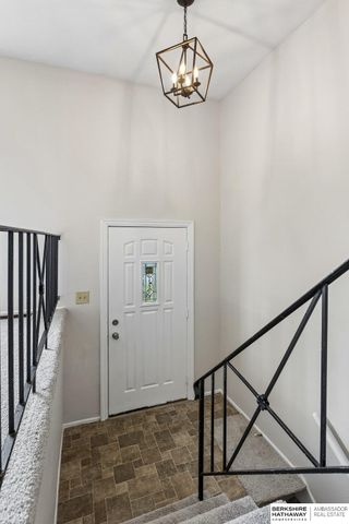 7802 Emiline Street, La Vista, NE 68128