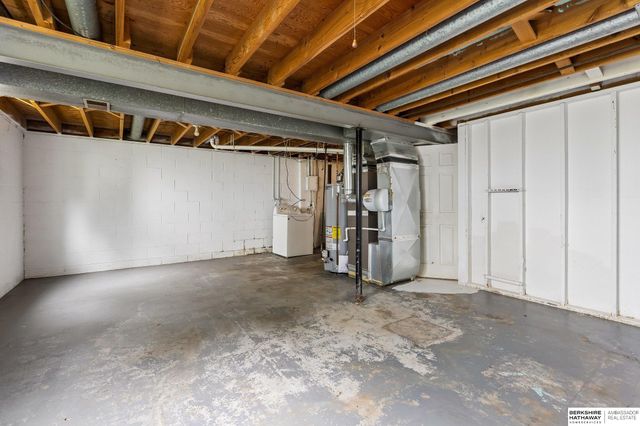 7802 Emiline Street, La Vista, NE 68128