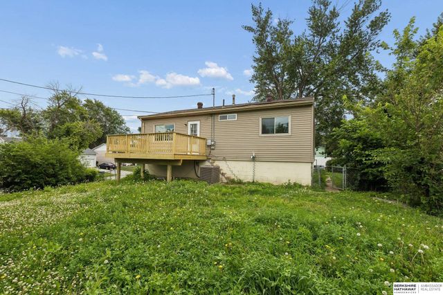 7802 Emiline Street, La Vista, NE 68128