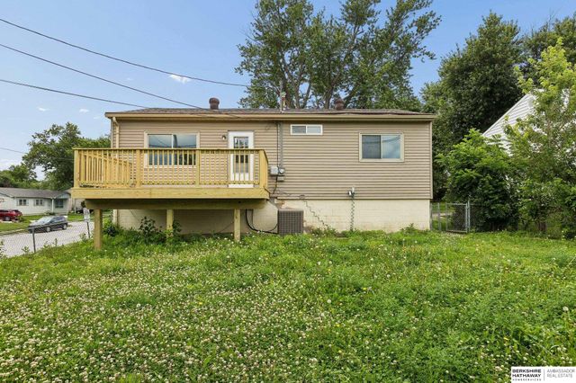 7802 Emiline Street, La Vista, NE 68128