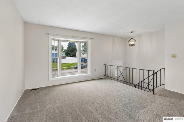 7802 Emiline Street, La Vista, NE 68128