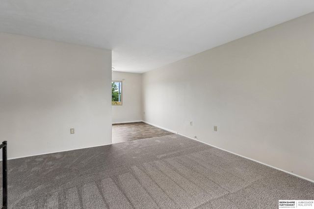 7802 Emiline Street, La Vista, NE 68128