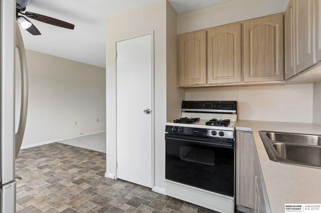 7802 Emiline Street, La Vista, NE 68128
