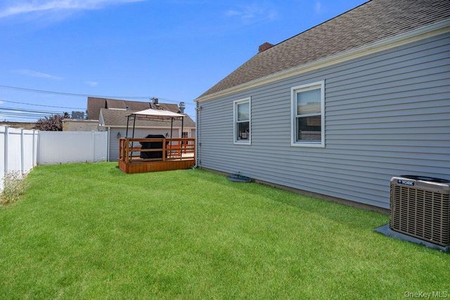 149 Arlington Street, Mineola, NY 11501