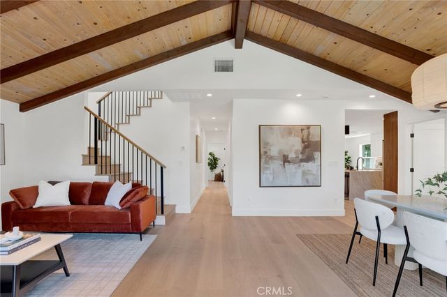 8121 Chase, Los Angeles, CA 90045