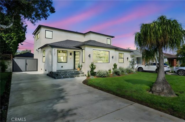 8121 Chase, Los Angeles, CA 90045